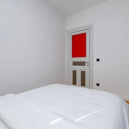 Exclusive House With 2 Including 4 Bedrooms And 4 Bathrooms In Total Villa *