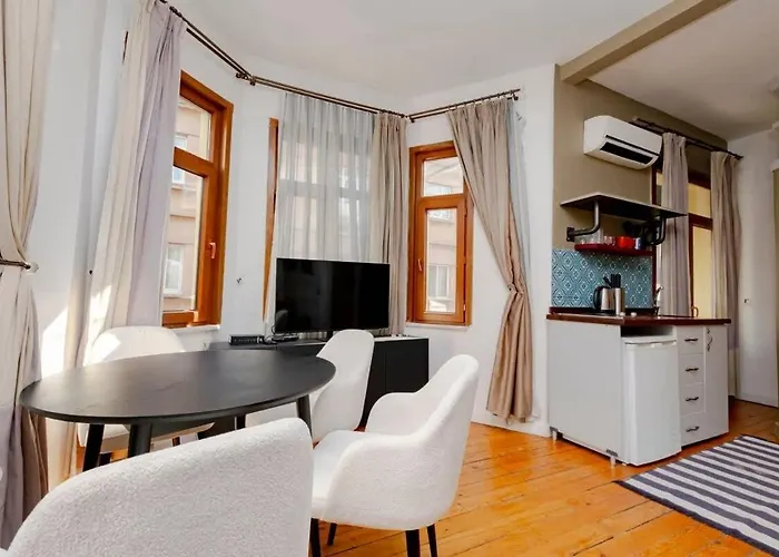 Exclusive House With 2 Including 4 Bedrooms And 4 Bathrooms In Total * Stambuł