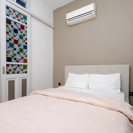 Exclusive House With 2 Including 4 Bedrooms And 4 Bathrooms In Total Istambul