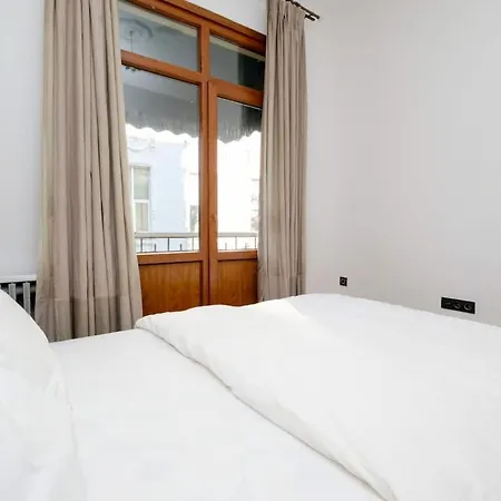 Exclusive House With 2 Including 4 Bedrooms And 4 Bathrooms In Total *