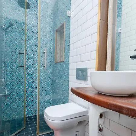 Exclusive House With 2 Including 4 Bedrooms And 4 Bathrooms In Total Istambul