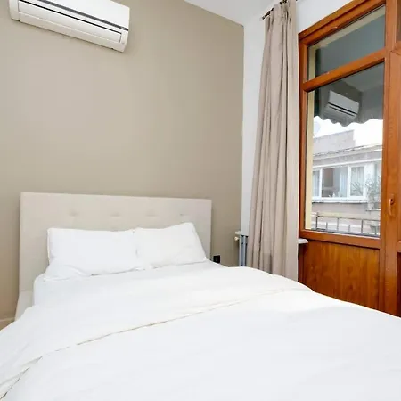 Exclusive House With 2 Including 4 Bedrooms And 4 Bathrooms In Total